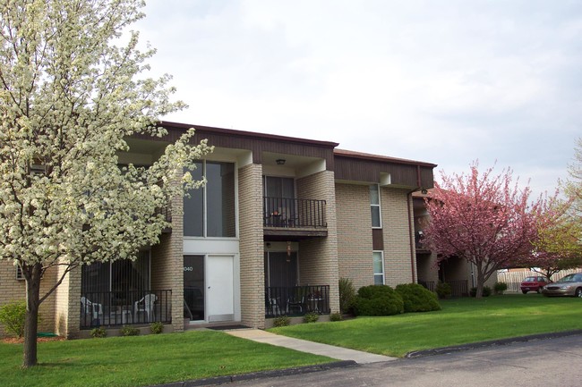 Exterior - 1040 N Campbell Rd