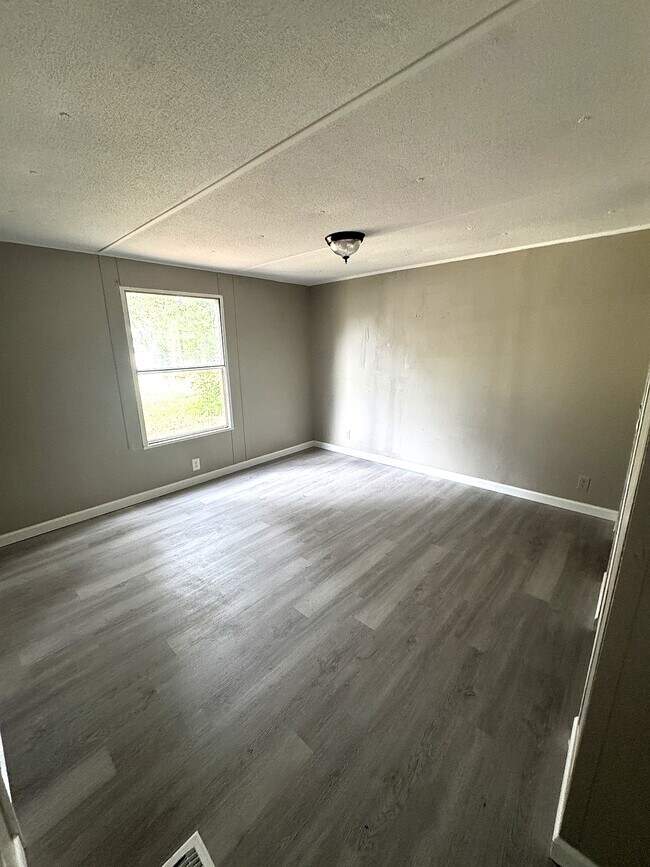 Building Photo - 161 Jolly Roger Dr