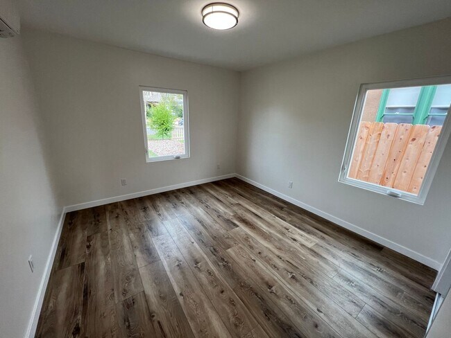 Building Photo - West 10th Escondido Triplex