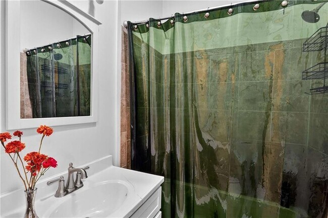 Building Photo - 1411 Glenwood Ave SE