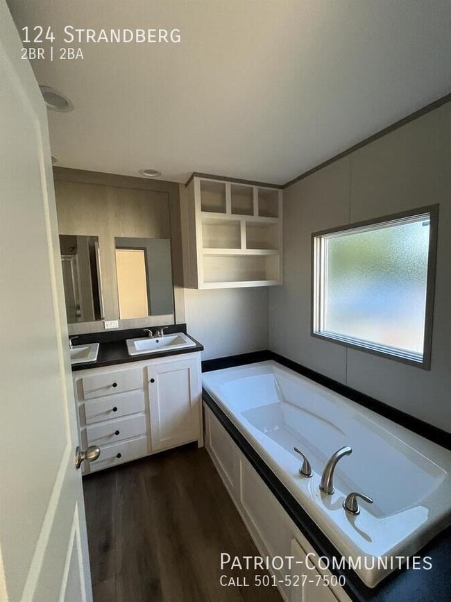 Building Photo - 124 Strandberg-