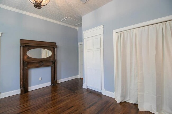 Building Photo - 228 Commerce St