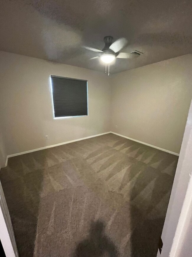 Building Photo - 3 Bedroom - 2 Bath - POOL HOME