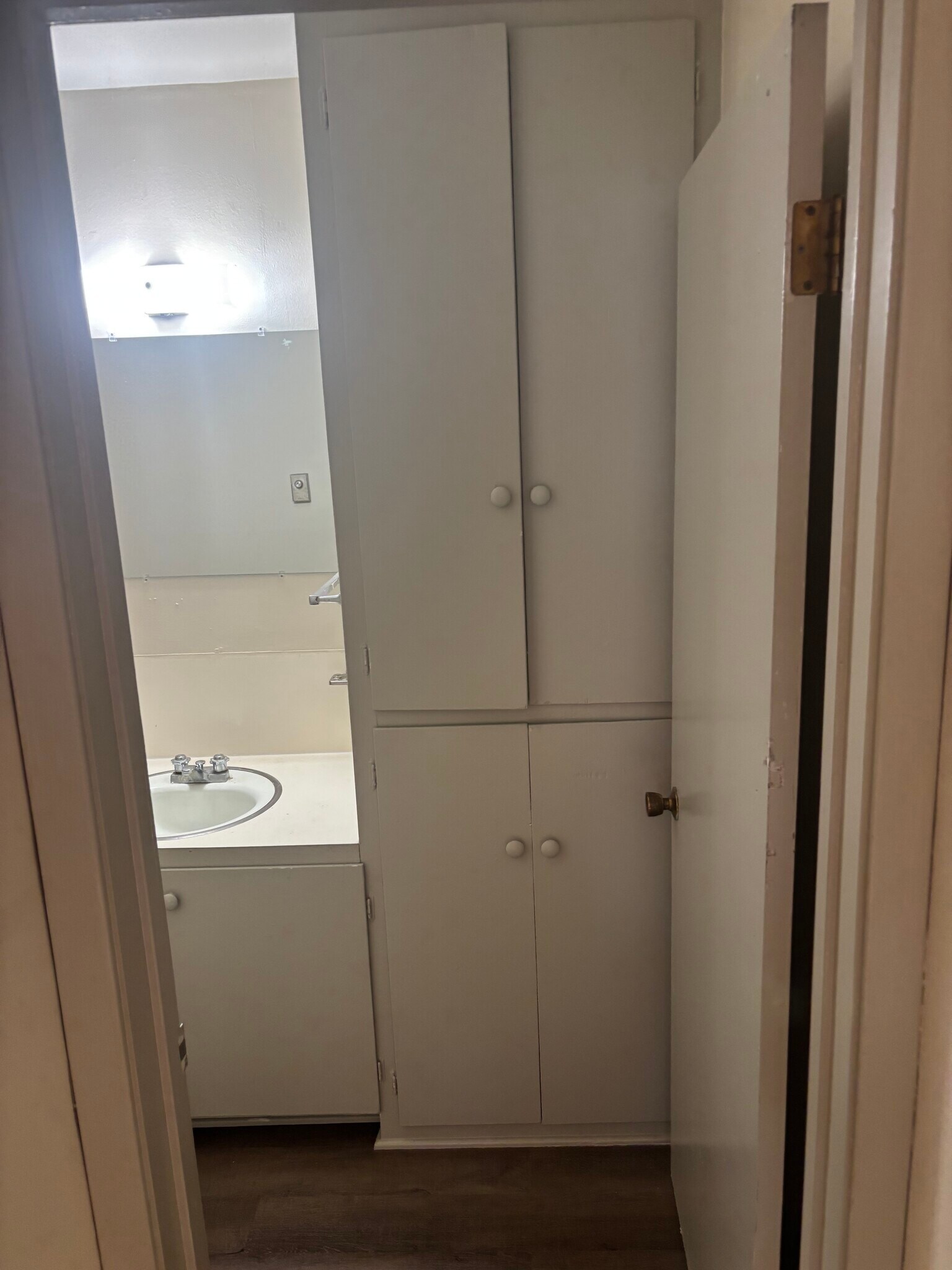 Building Photo - 837 N 6th St