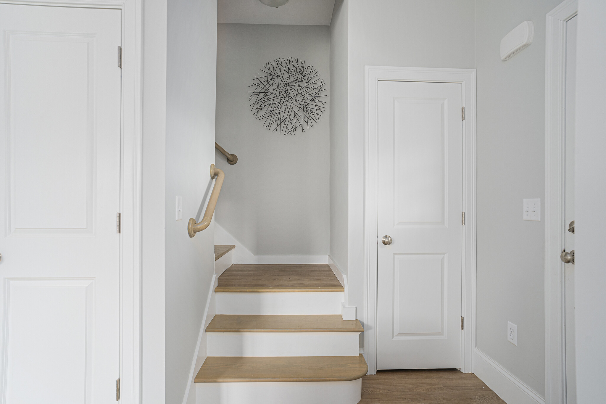 Building Photo - 50 Hopkins Ln