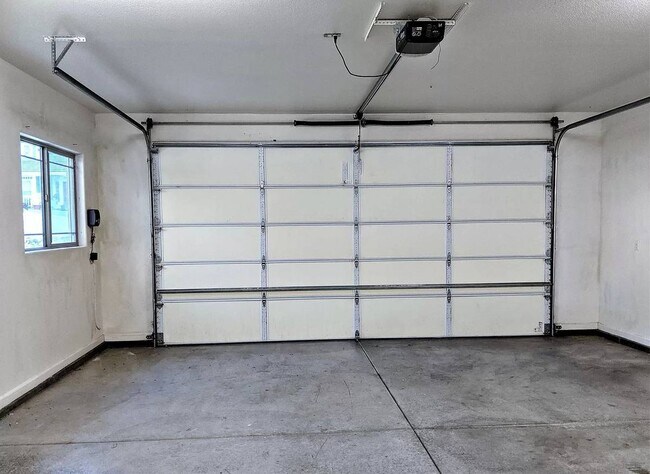 Building Photo - 1043 Diamante Robles Ct