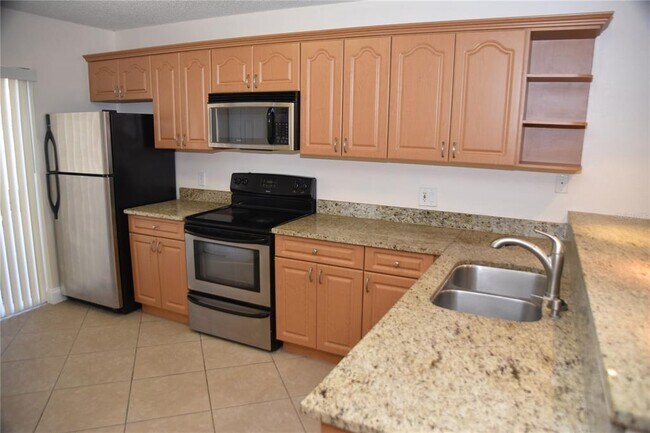 Building Photo - 3651 N Goldenrod Rd
