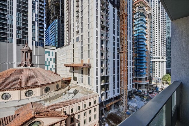 Building Photo - 121 NE 5th St