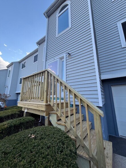 Primary Photo - 9 Brentmore Dr