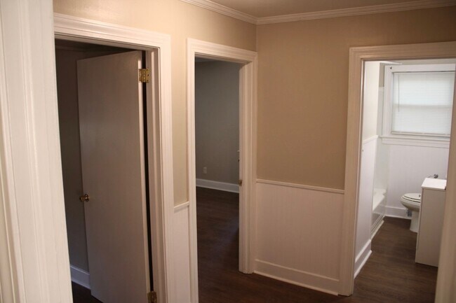 Building Photo - 692 Brookdale Dr