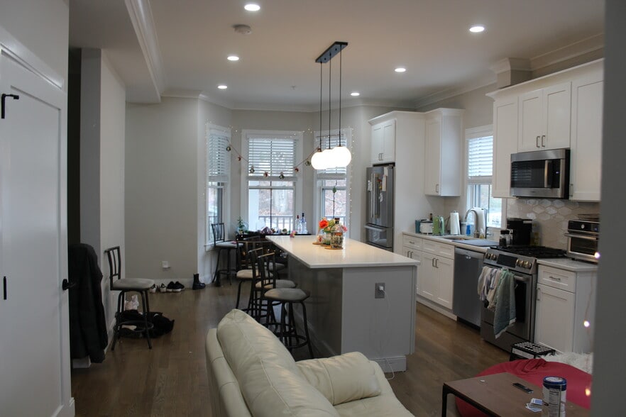 Building Photo - 149 Foster St