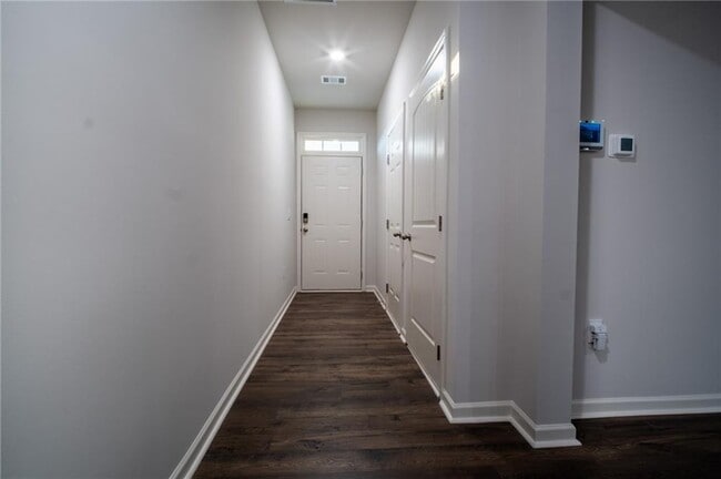 Building Photo - 25 Stoneybrook Dr