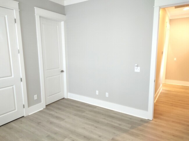 Building Photo - 4088 Biltmore Ave