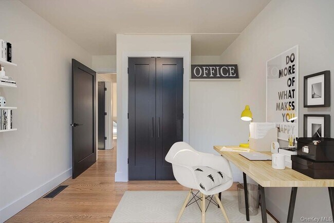 Building Photo - 6 Indian Hill Ln