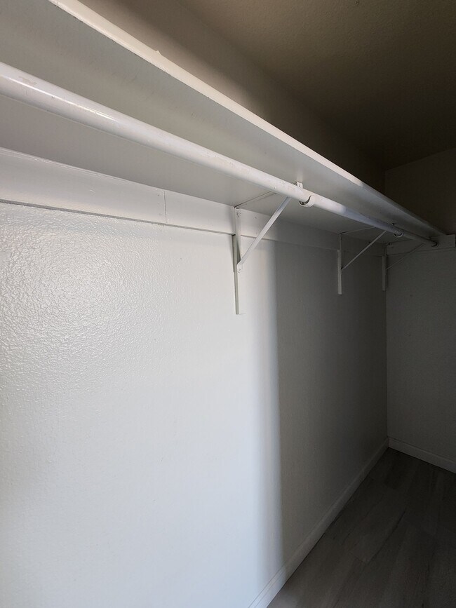 Building Photo - 143 S Doran