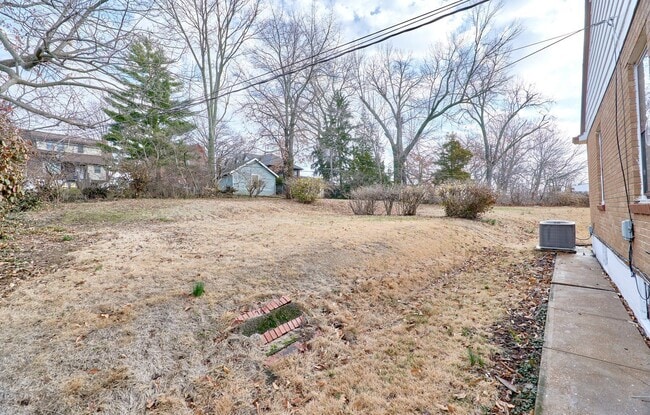 Building Photo - 7361 Melrose Ave