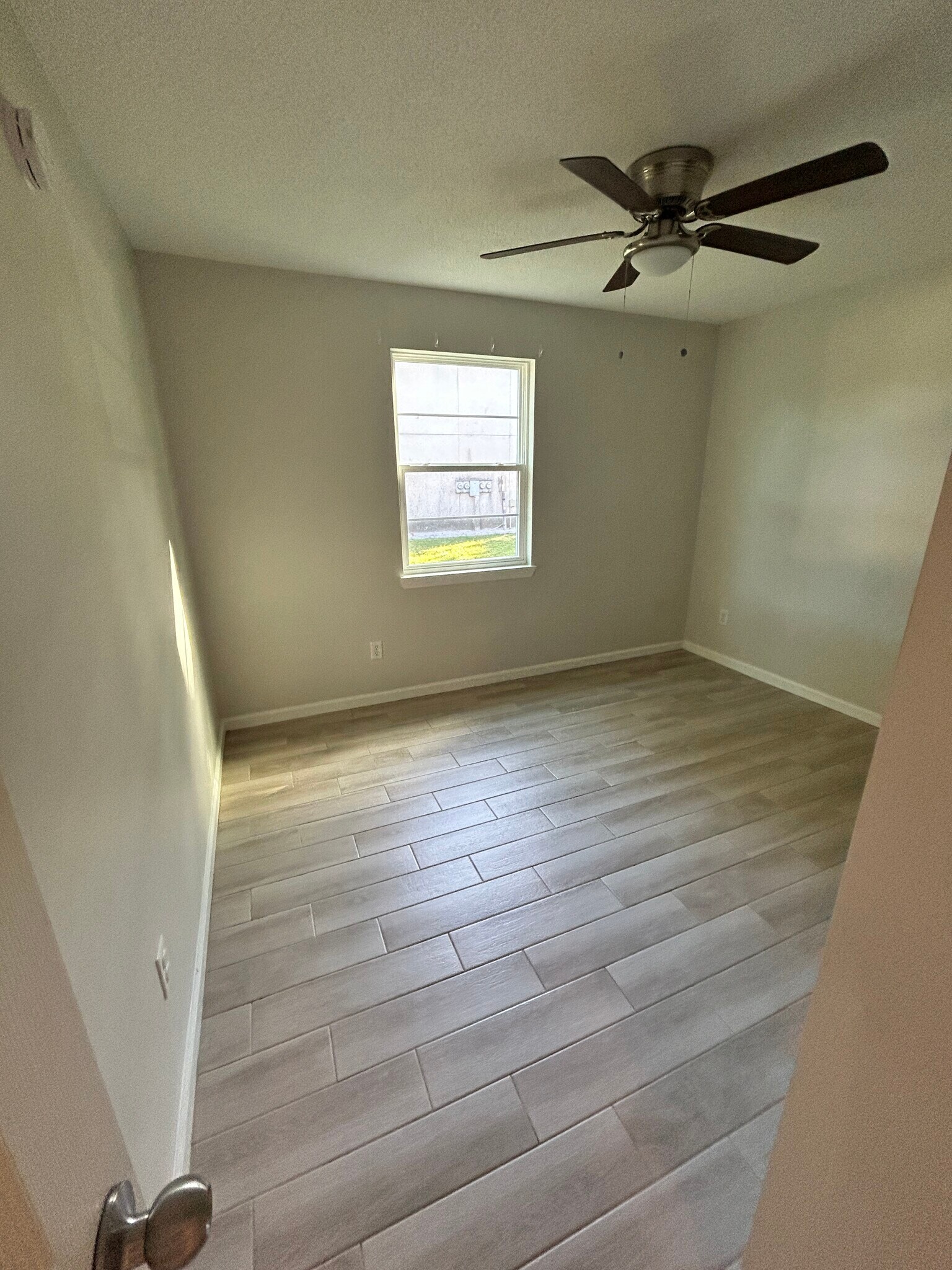 Building Photo - 465 Crabapple Ct