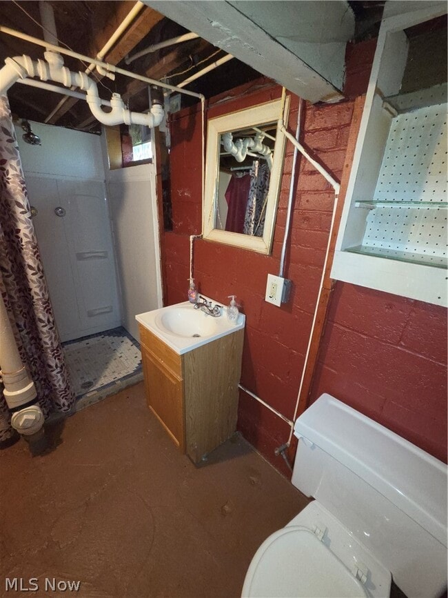 Building Photo - 4148 E 189th St