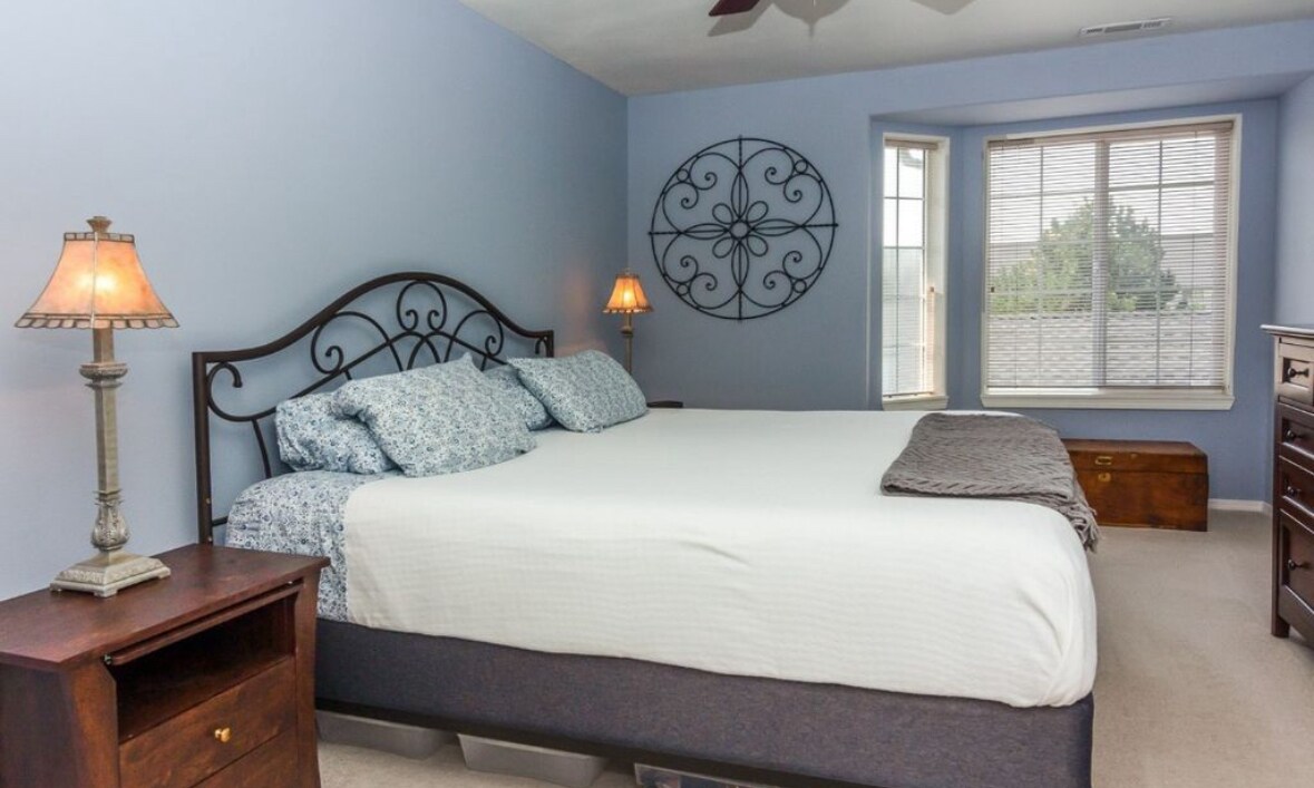 Building Photo - 2940 W Villard St