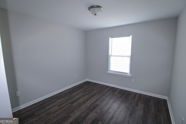 Building Photo - 124 Callaway Cres