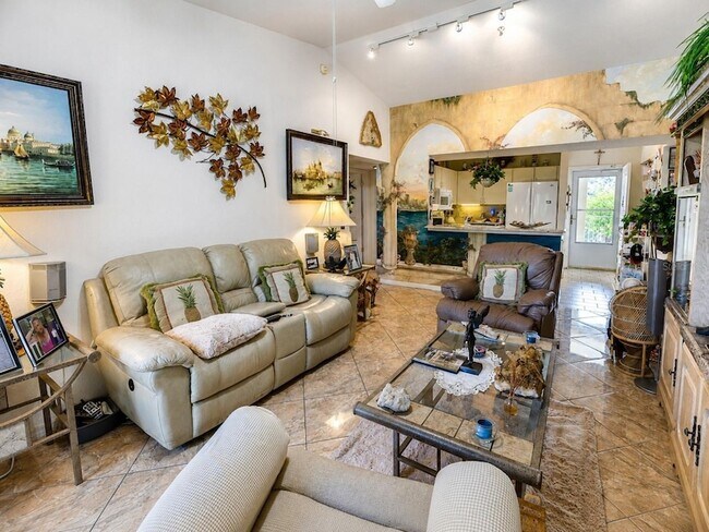 Building Photo - 8294 Key Royal Cir