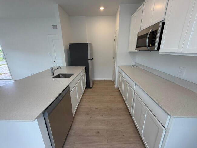 Building Photo - 4371 Vibernum Ave