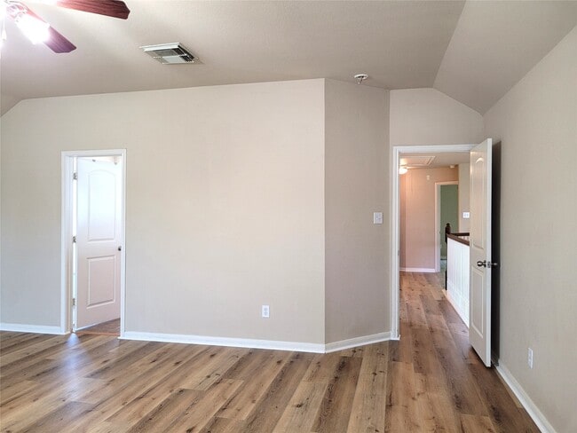 Building Photo - 26319 Longview Creek Dr