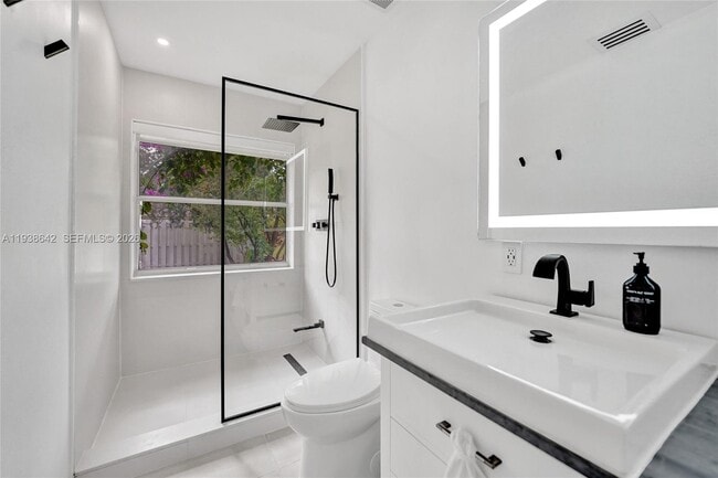 Building Photo - 648 Sand Creek Cir