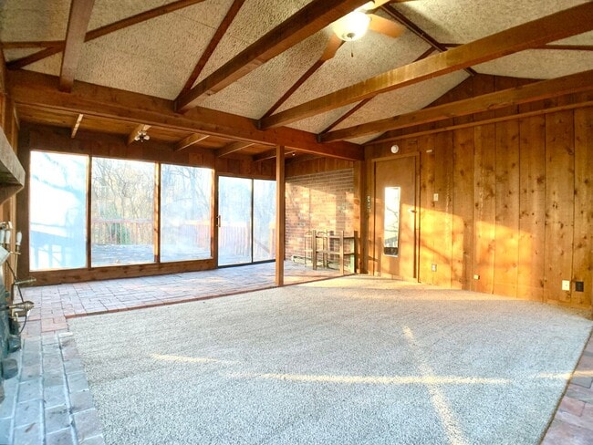 Building Photo - 30 Bunker Hill Rd