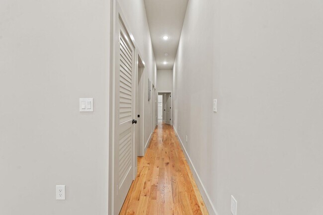 Building Photo - 150 West Side Ave