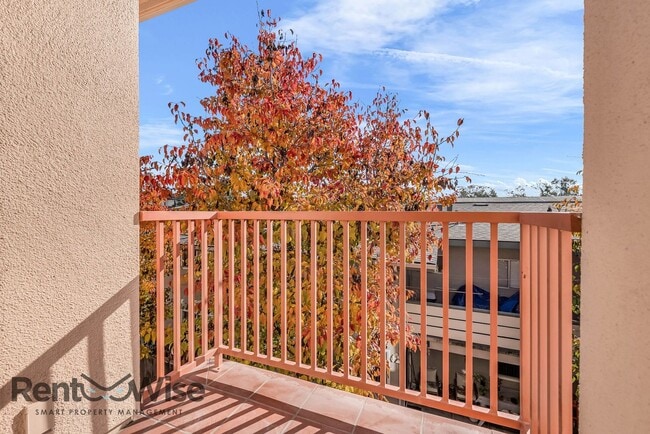 Building Photo - 734 Chestnut St