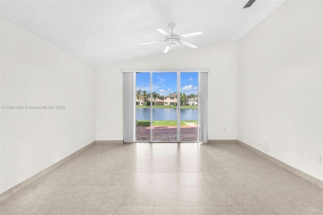 Building Photo - 16411 Sapphire Bend