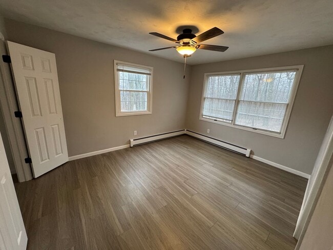 Building Photo - Beautiful Modern Home on the Plateau