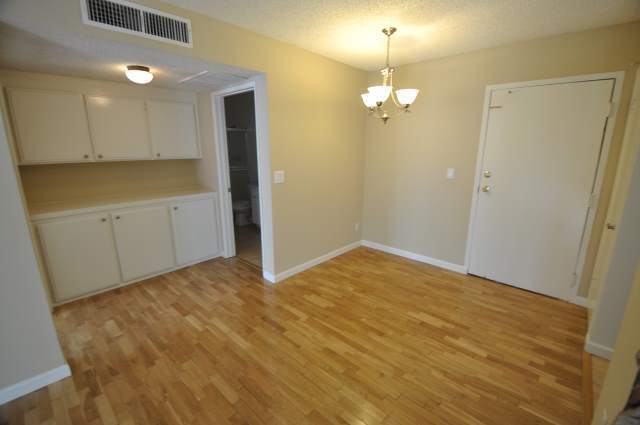 Building Photo - 12249 Oxnard St