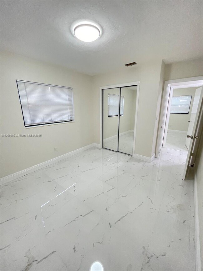 Building Photo - 6830 Tyler St