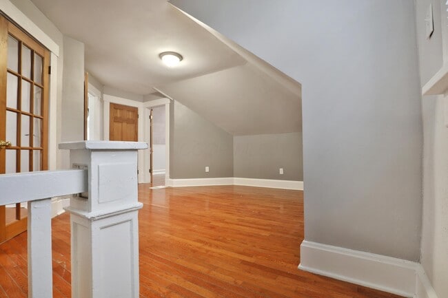 Building Photo - 628 E Whittier St
