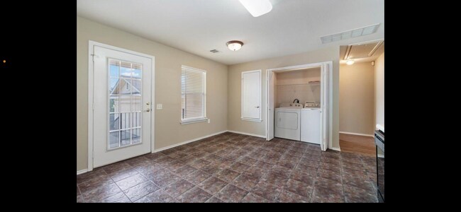Building Photo - 11617 Briarcreek Loop