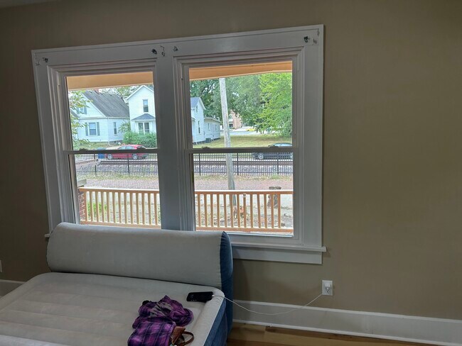 Building Photo - 912 S 3rd St