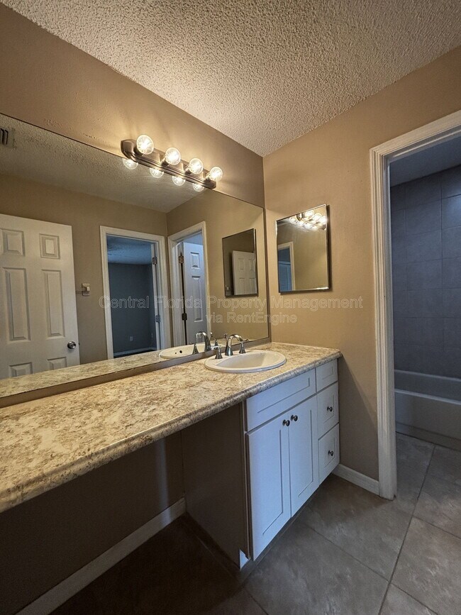 Building Photo - 1627 Long Ridge Ct