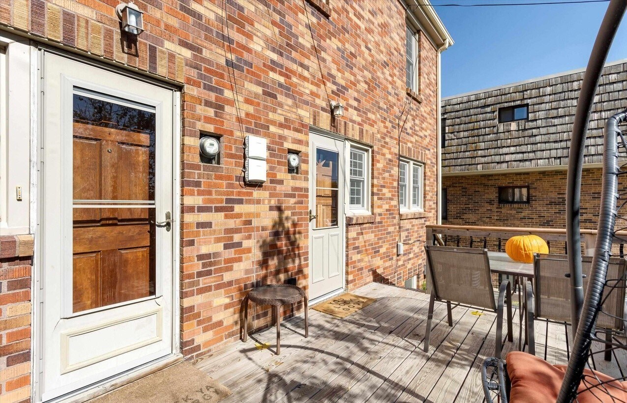 Building Photo - 5017 1/2 California St