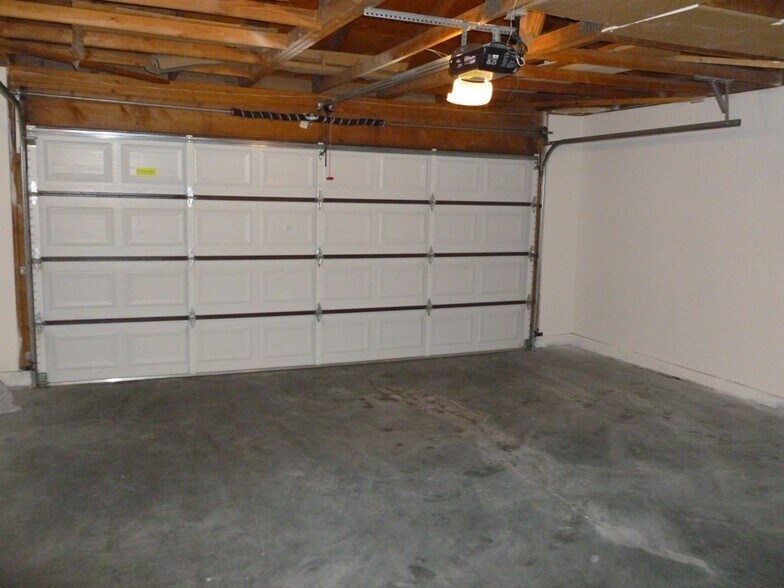 Building Photo - 3140 Sonata Dr