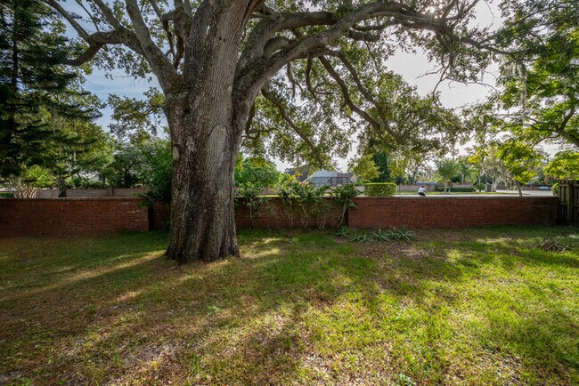 Building Photo - 10478 Sun Villa Blvd