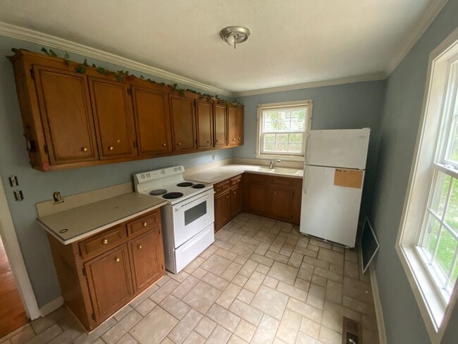 Building Photo - 2Br Hardwoods
