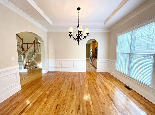 Building Photo - 455 Wembley Cir