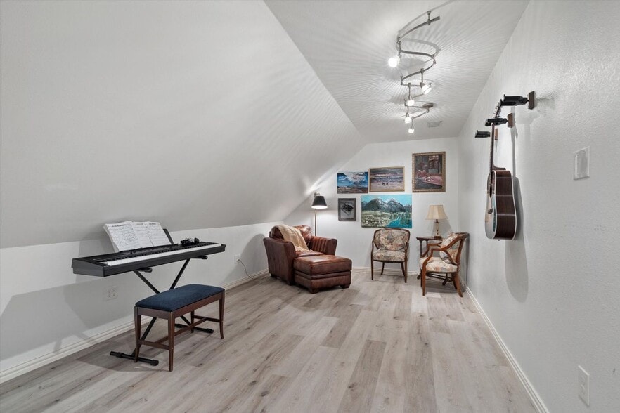Building Photo - 3933 Bordeaux Cir