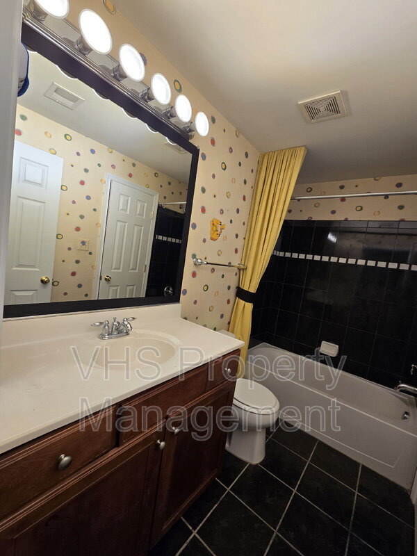 Building Photo - 2520 Post Oak Dr