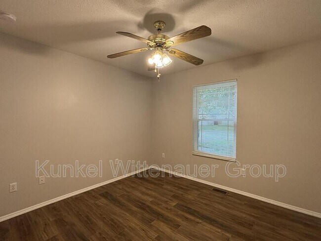 Building Photo - 1514 Peach Orchard Ln