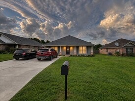 Building Photo - 16833 Avery Ln