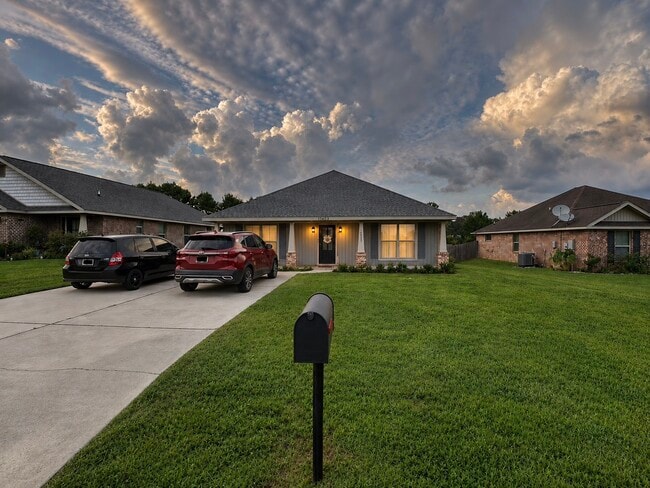 Building Photo - 16833 Avery Ln