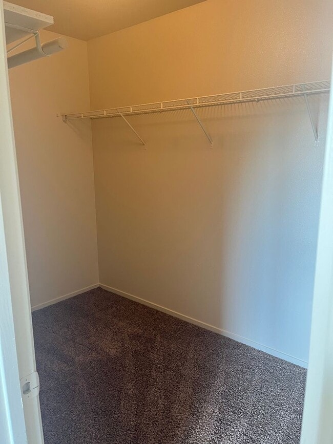 Building Photo - 3 bedroom 2 bath Home in Merced